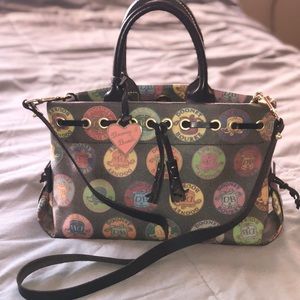 Dooney & Bourke logo satchel